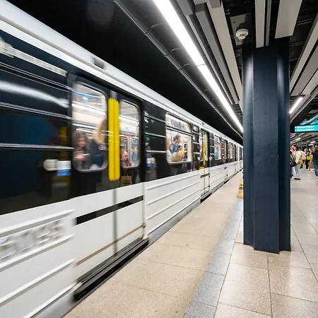 Fox Premium & Free Private Parking