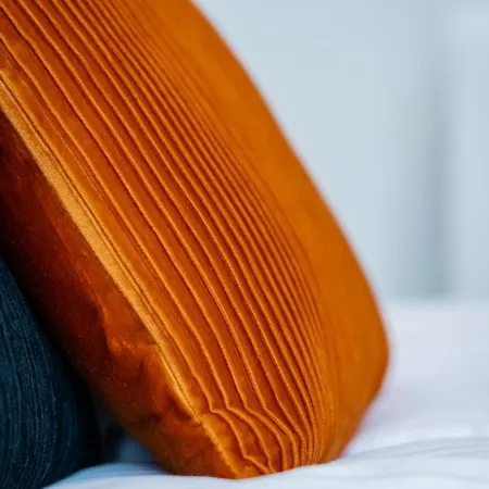 Fox Premium & Free Private Parking