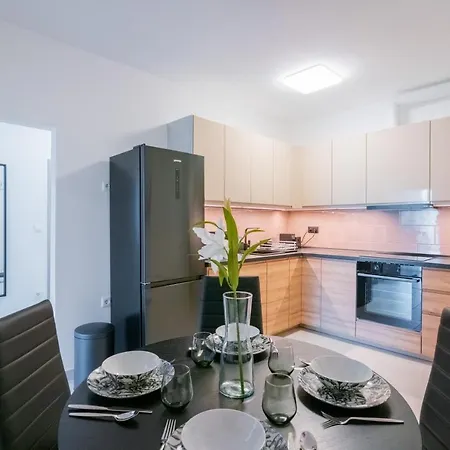 Apartment Fox Premium & Free Private Parking