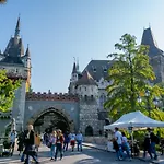 Fox Premium & Free Private Parking * Budapest
